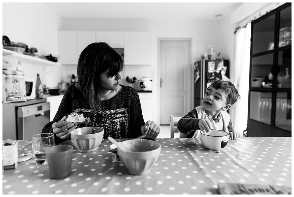 prendre son petit dejeuner en famille