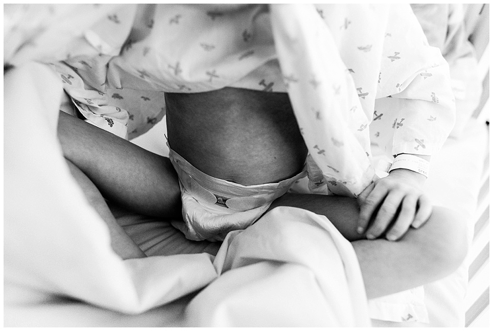 audrey guyon, photographe spécialisée dans le handicap a souhaité photographier le syndrome de rett lors d'une hospitalisation de sa fille.