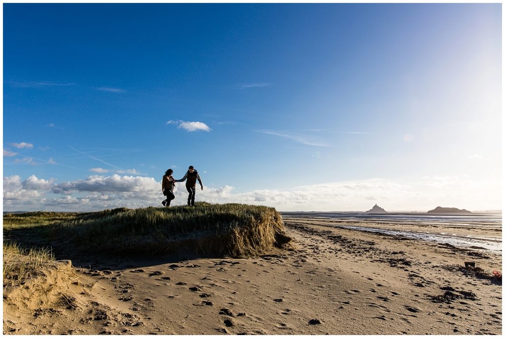 photos de grossesse dans la baie du mont sait michel photographiées par audrey guyon, photographe famille manche