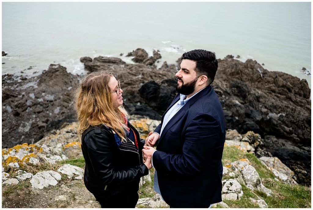 seance engagement, seance photo couple, audrey guyon, photographe interprete, photographe mariage normandie, granville, photographe emotions, photos de couple granville, complicite, amour, french wedding photographer