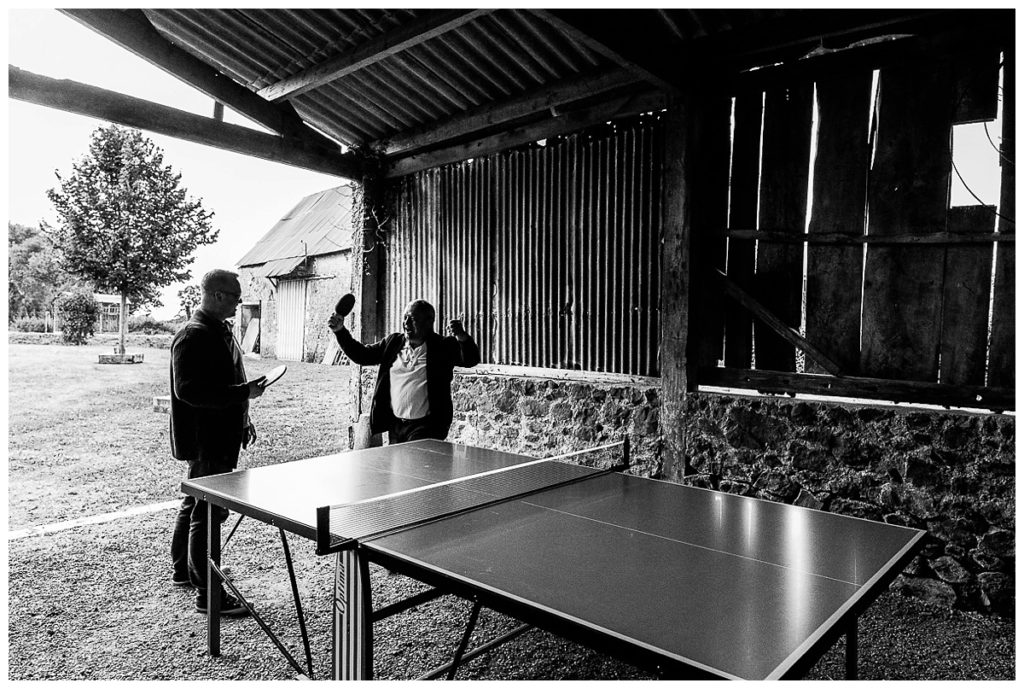 seance famille sous la pluie, photographe famille manche, photographe famille normandie, audrey guyon, photographe emotions, family photographer, photographe interprete, photos de famille, souvenir en famille, photographe lifestyle