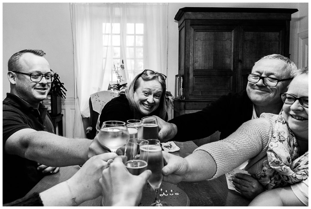 seance famille sous la pluie, photographe famille manche, photographe famille normandie, audrey guyon, photographe emotions, family photographer, photographe interprete, photos de famille, souvenir en famille, photographe lifestyle