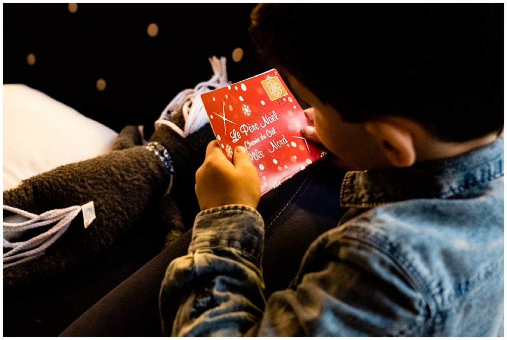 écrire sa lettre au père Noël, une séance photos des préparatifs de Noël