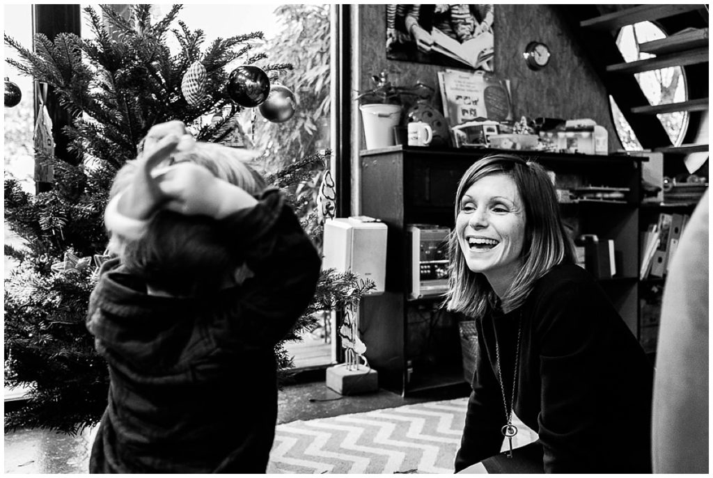 Une séance photos des préparatifs de Noël par Audrey GUYON photographe famille Normandie