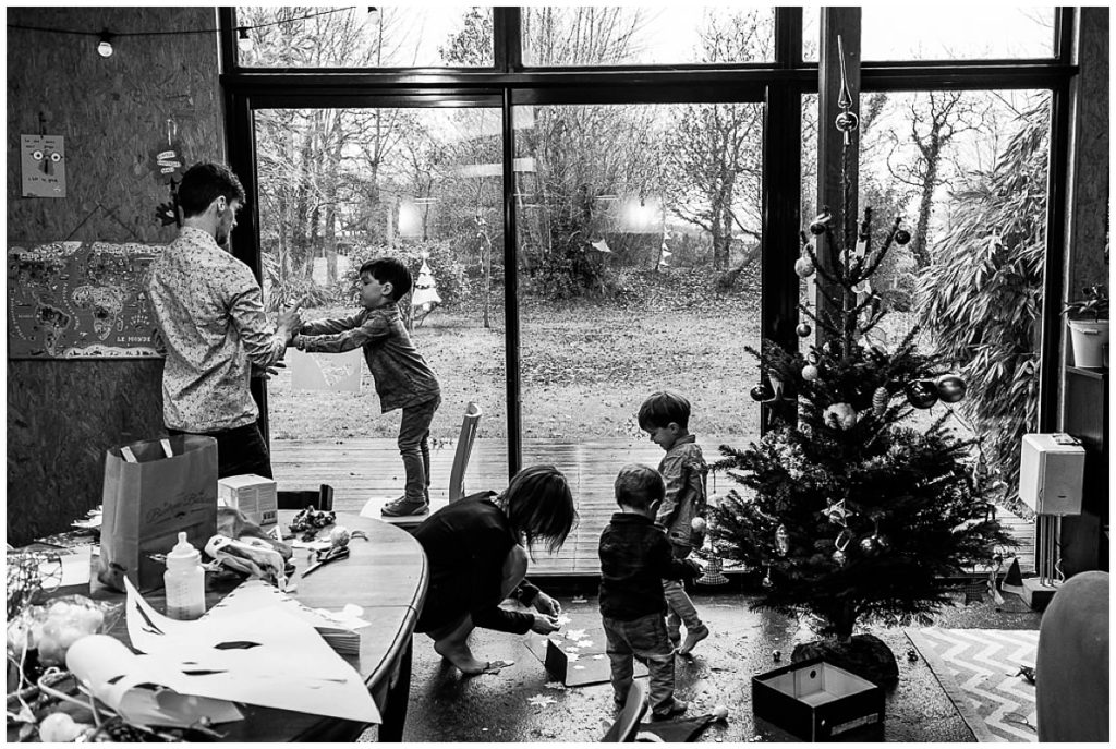 décorer sa maison pour Noël en famille, Audrey GUYON photographe famille Manche Normandie