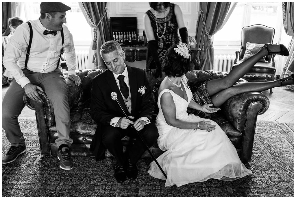 photo de groupe mariage drole au chateau de courtomer normandie