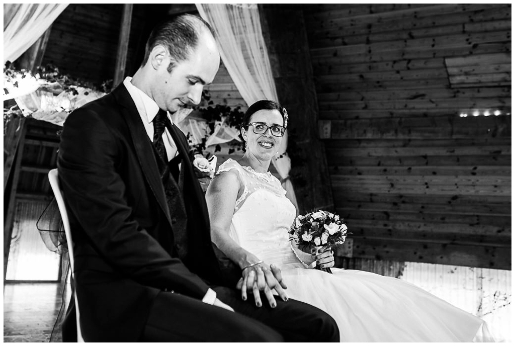 émotions cérémonie laique mariage au domaine de la guérie en normandie, audrey guyon photographe mariage normandie