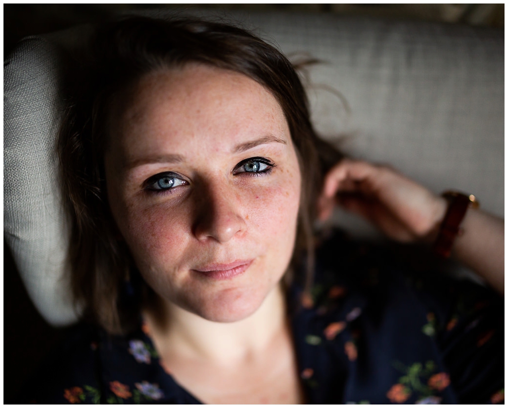 portrait de femme par audrey guyon, photographe portrait en normandie