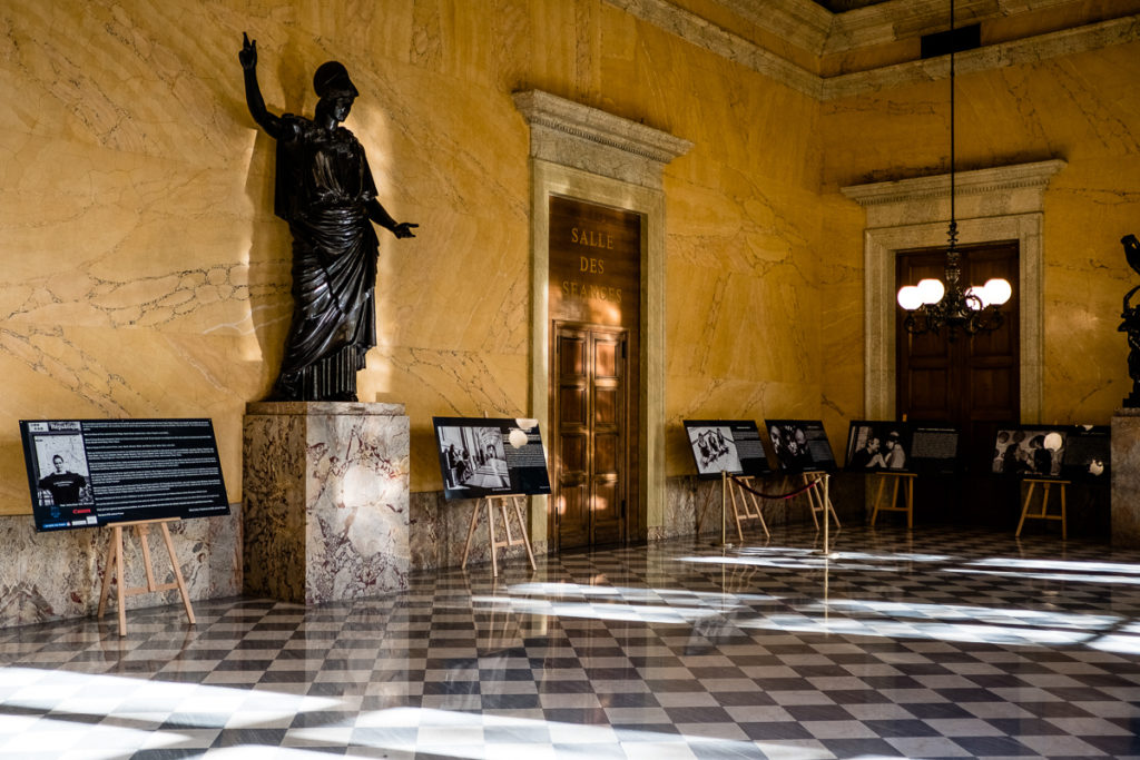 l'exposition autiste et alors de sos autisme france à l'assemblée nationale