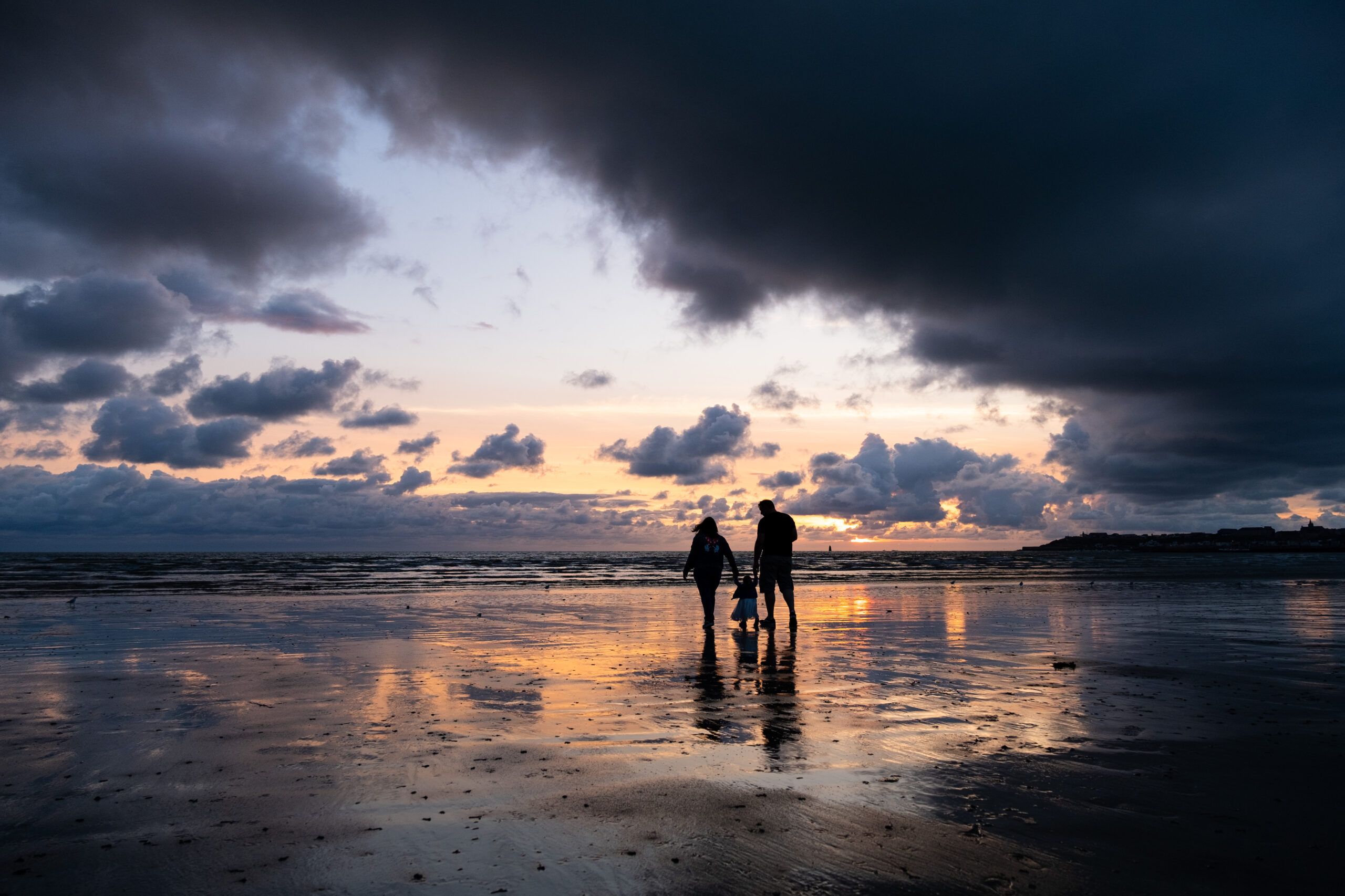 photographe famille manche - seance photo famille a la plage - audrey guyon