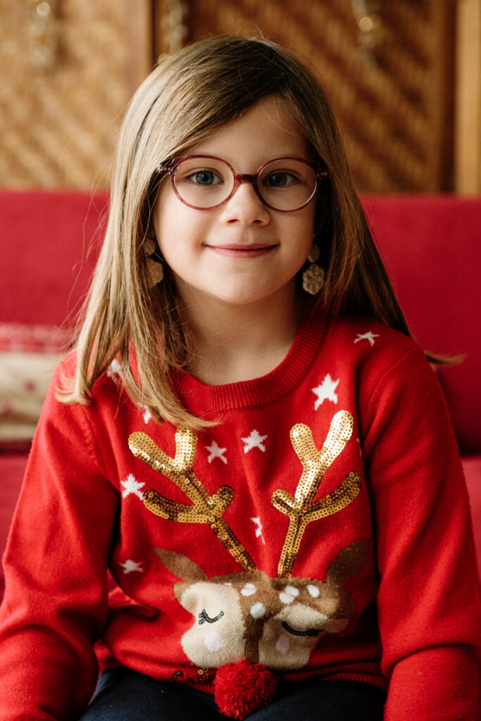 portrait enfant en lumière naturelle - photographe famille manche